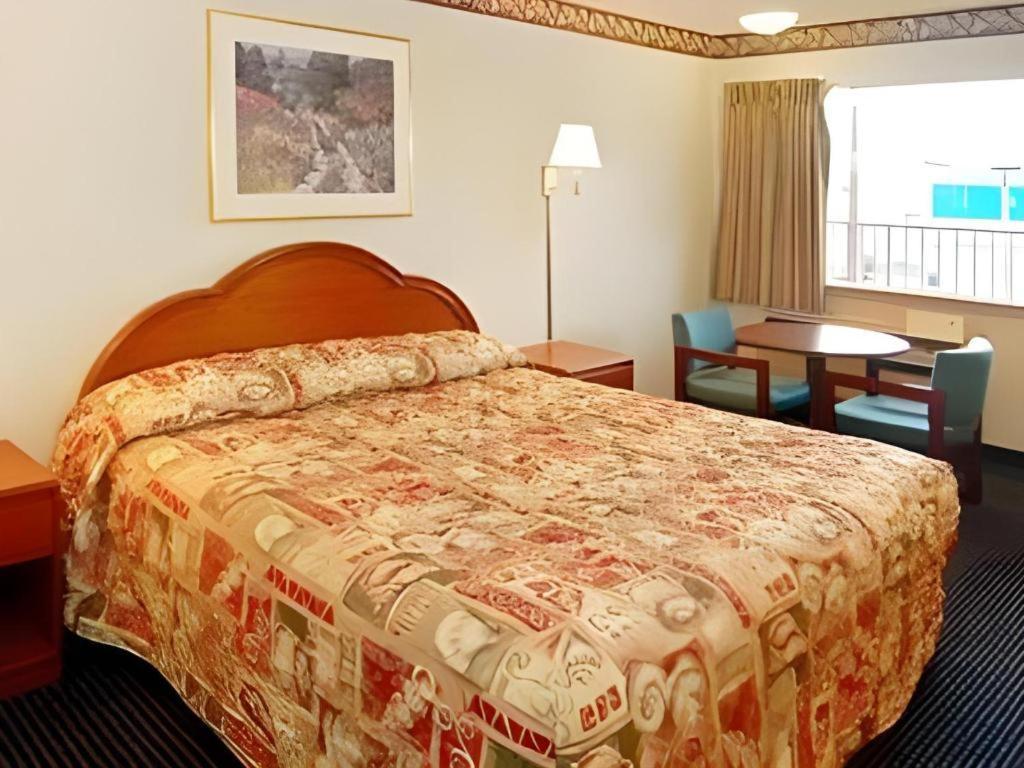 Econo Lodge Airport Норфолк Экстерьер фото