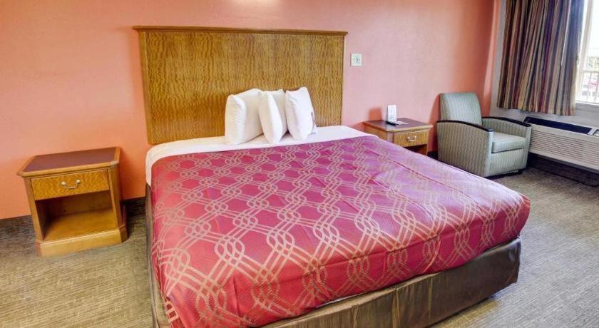 Econo Lodge Airport Норфолк Экстерьер фото