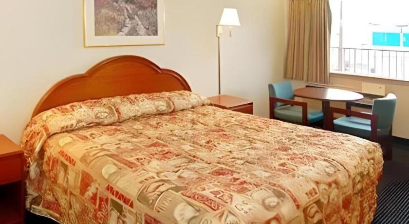 Econo Lodge Airport Норфолк Экстерьер фото